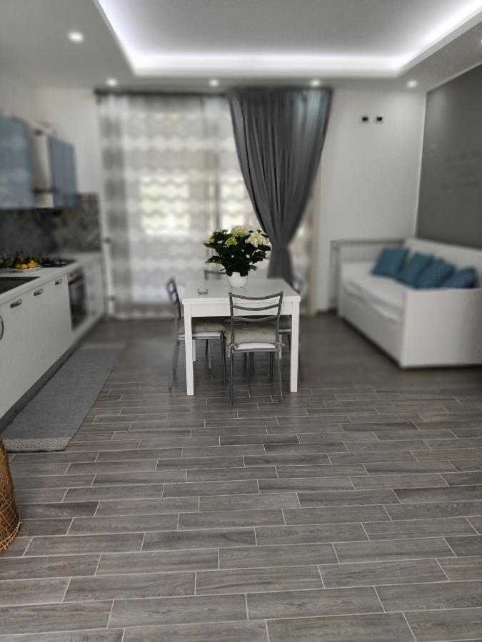 Апартаменти Monolocale Da Andrea Кустоначі Екстер'єр фото